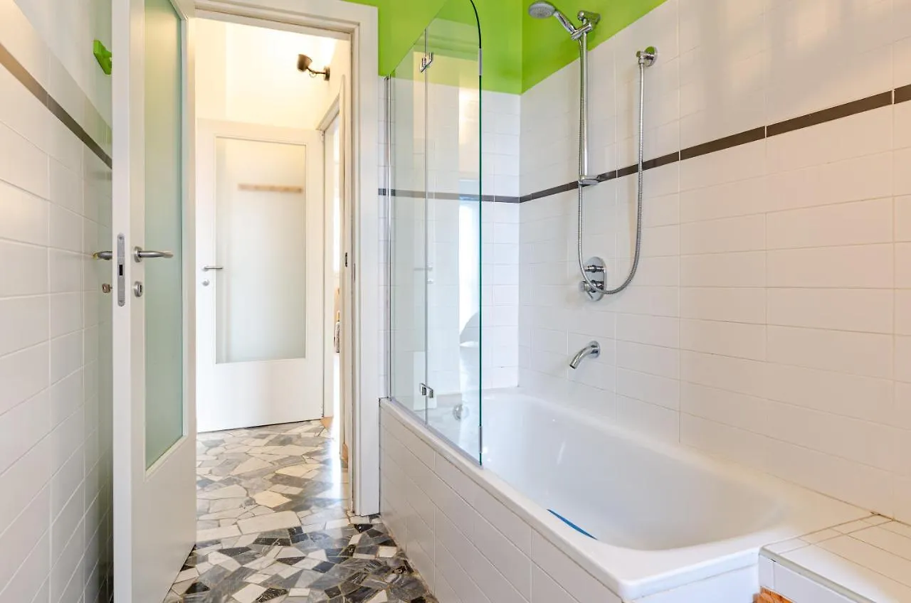 Arcus Pacis - Large Central Flat Milan Apartment